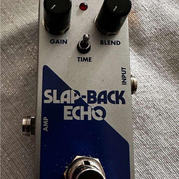 Slap-Back Echo Pedal in Blue and Silver - Picture 1 of 3